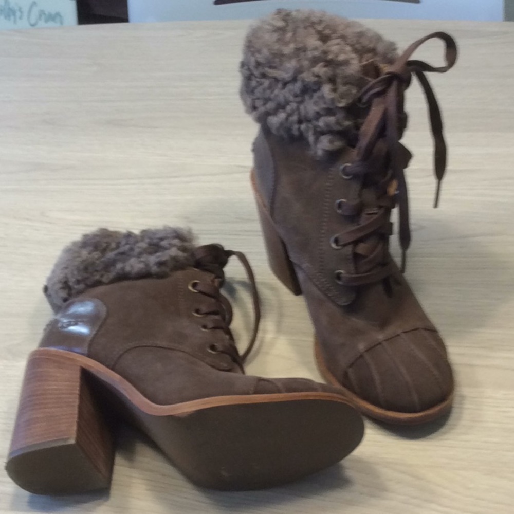 UGG Women Jaxon Brown Cuffed Shearling Bootie- 7.5 - Picture 11 of 16